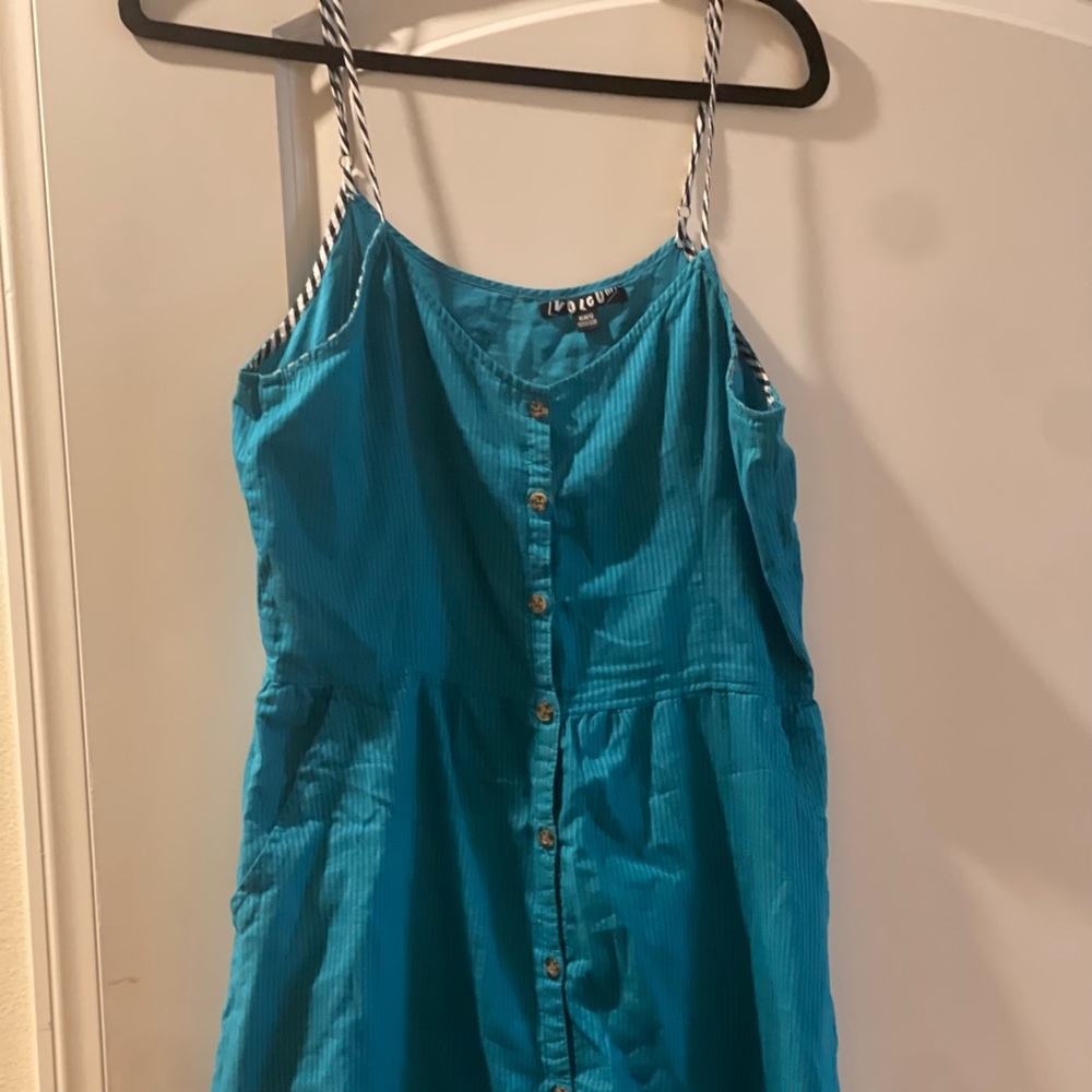 Volcom woman’s sundress adjustable- striped straps - 2 pockets teal button front